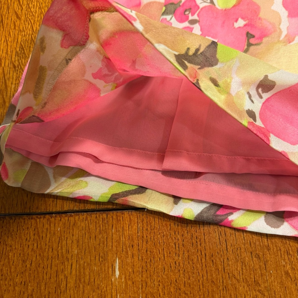 LOFT Mid-rise Pink and Green Floral Flowy Shorts - Picture 5 of 9